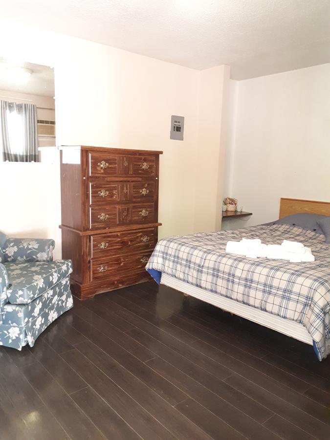 Travellers Rest Motel Salmon Arm Exterior photo
